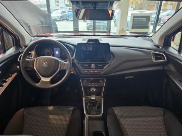 Car image 15