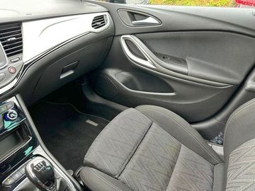 Car image 12