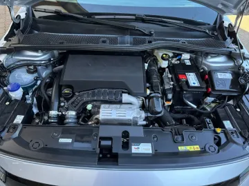 Car image 30