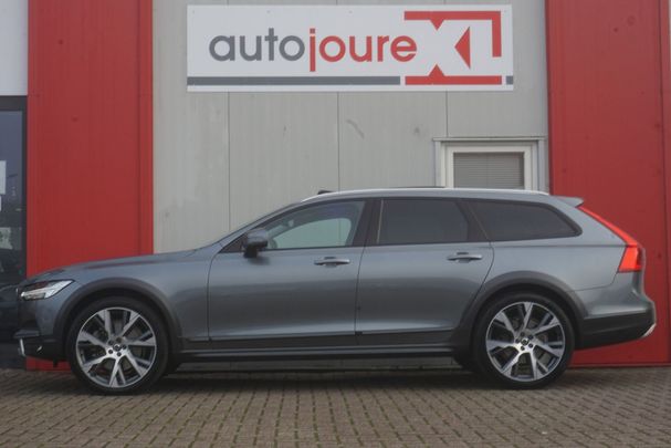 Volvo V90 Cross Country T5 AWD Pro 185 kW image number 3