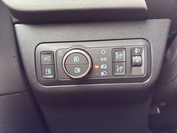 Car image 26