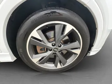 Car image 34
