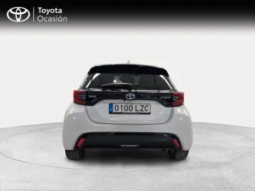 Car image 3