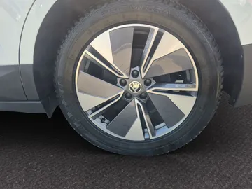 Car image 33