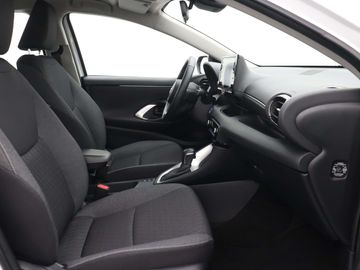 Car image 30