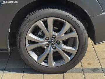 Car image 27