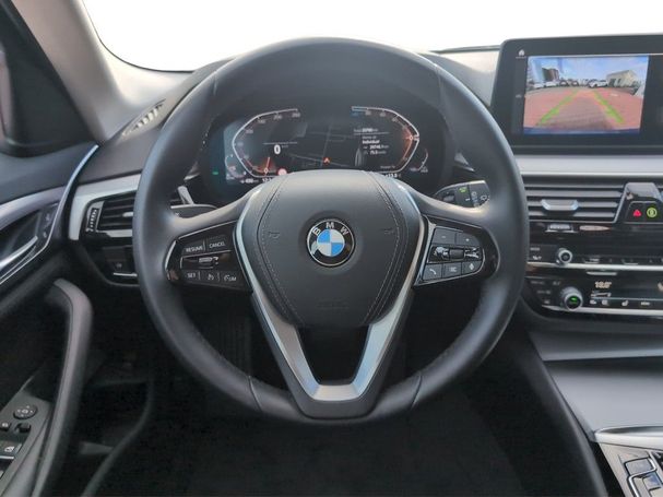 BMW 520d Touring xDrive 140 kW image number 11