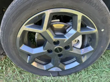Car image 28
