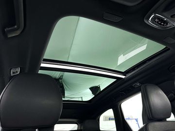 Car image 36