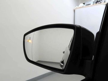 Car image 36