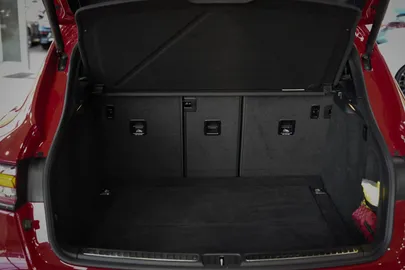 Car image 37