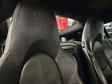 Car image 37