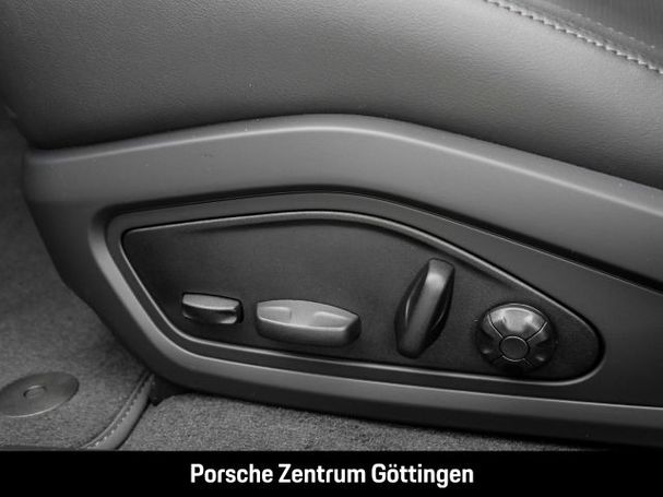 Porsche Taycan 320 kW image number 18