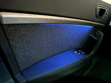Car image 46