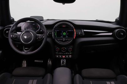 Car image 23