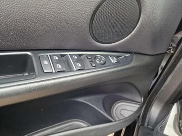 Car image 33