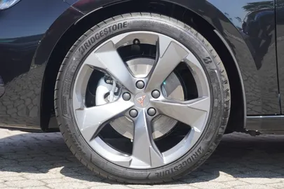 Car image 34