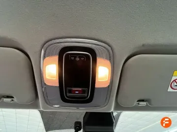 Car image 32