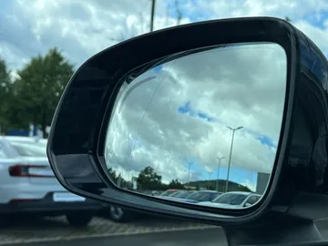 Car image 42