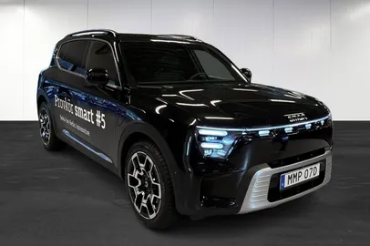 Car image 2