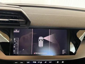 Car image 32