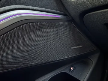 Car image 37