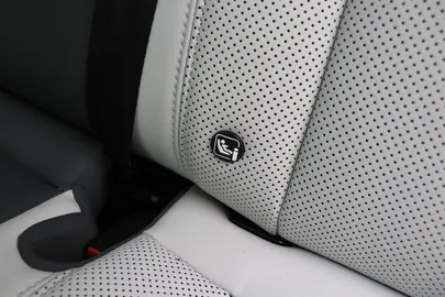 Car image 48