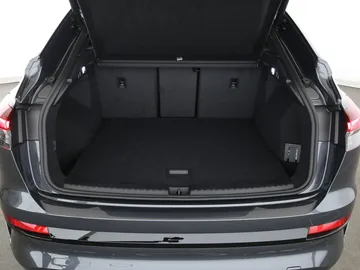 Car image 35