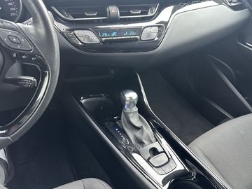 Car image 14