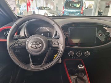 Car image 11