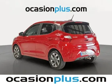 Car image 4