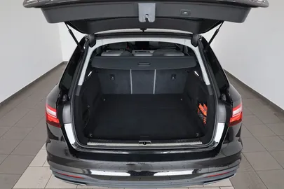 Car image 28