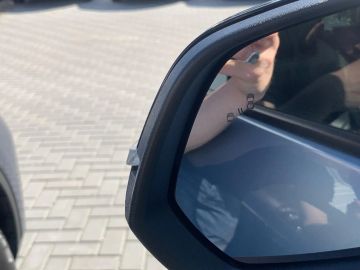Car image 37