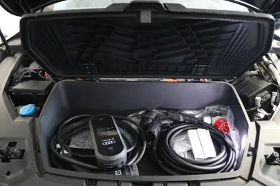 Car image 32