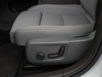 Car image 36