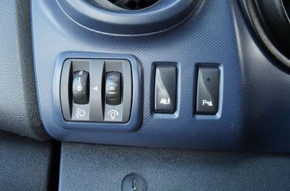 Car image 26