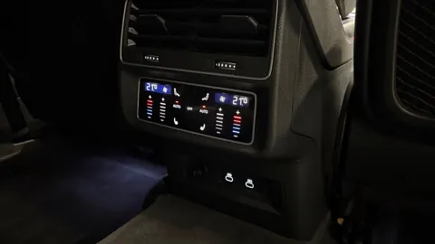Car image 38