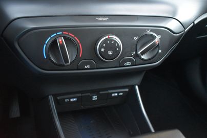 Car image 24