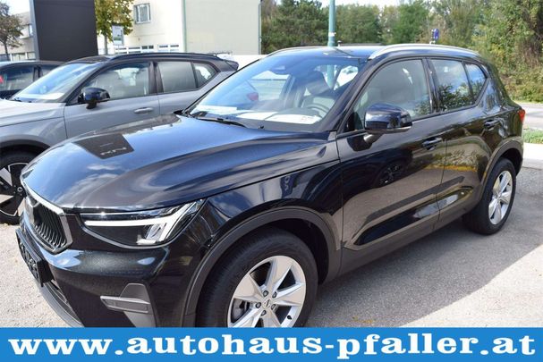 Volvo XC40 B3 Core 120 kW image number 1