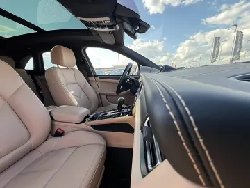 Car image 33