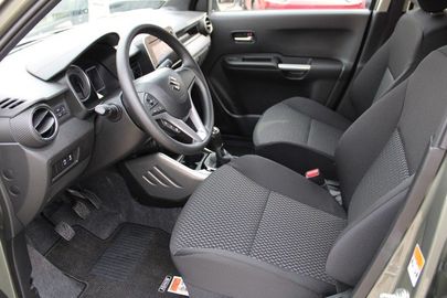 Car image 11