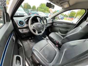 Car image 30