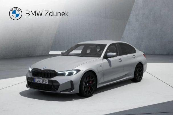 BMW 330d M xDrive 210 kW image number 1