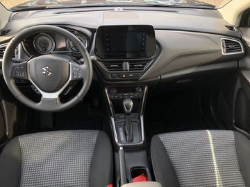 Car image 12