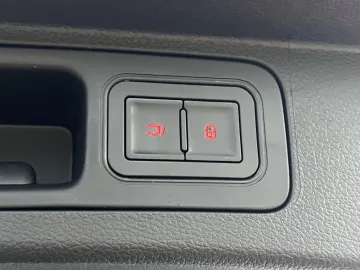 Car image 48