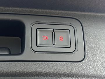 Car image 48