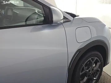 Car image 30