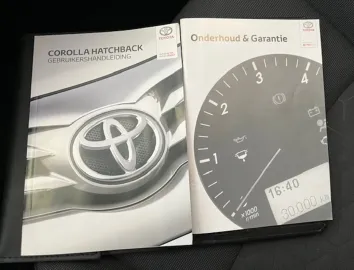 Car image 25