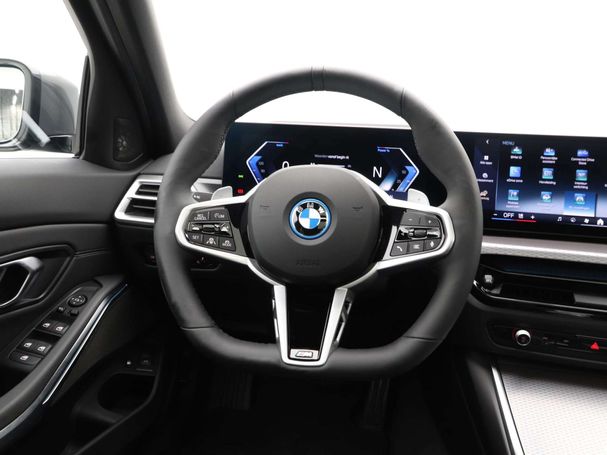 BMW 330 e Touring 215 kW image number 3