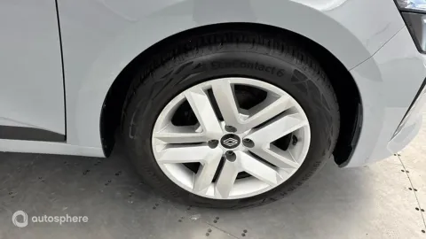 Car image 20